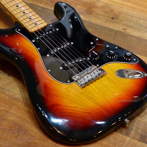 [중고] Fender Japan Stratocaster &#039;72 Sunburst 1986&#039;
