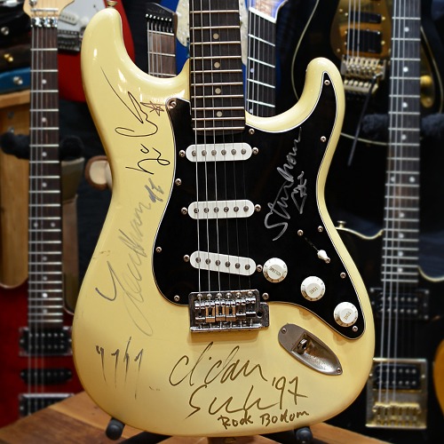 [중고] Vintage Stratocaster Signed Guitar (Autograph)